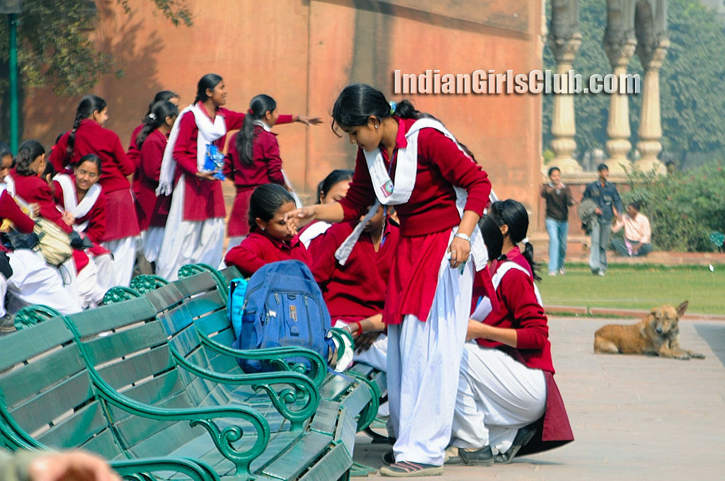 Chennai School Girls Pic in OOTY Tour - Indian Girls Club