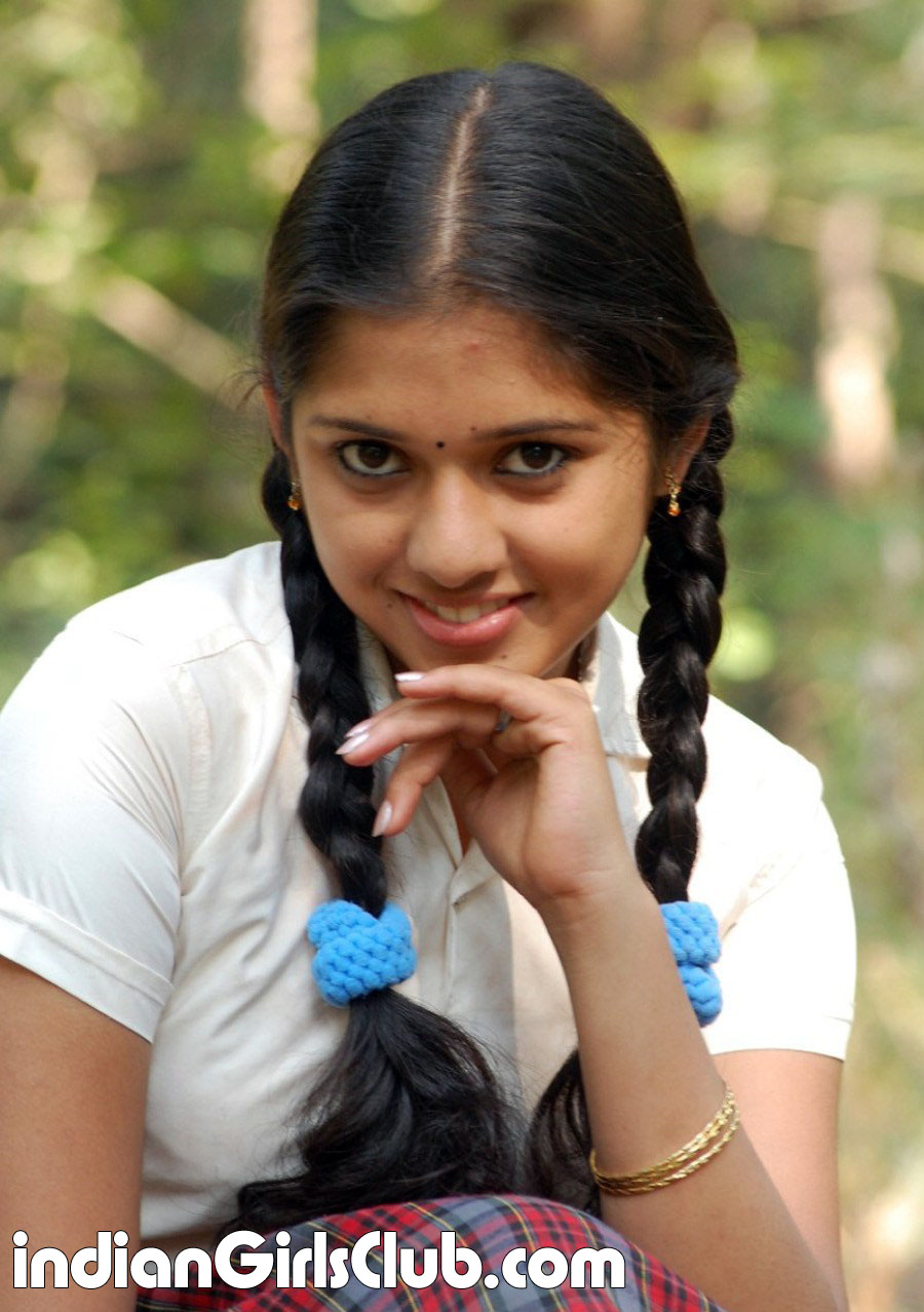 900px x 1278px - Mallu Girl Uthiram Actress In School Girl Uniform - Indian ...