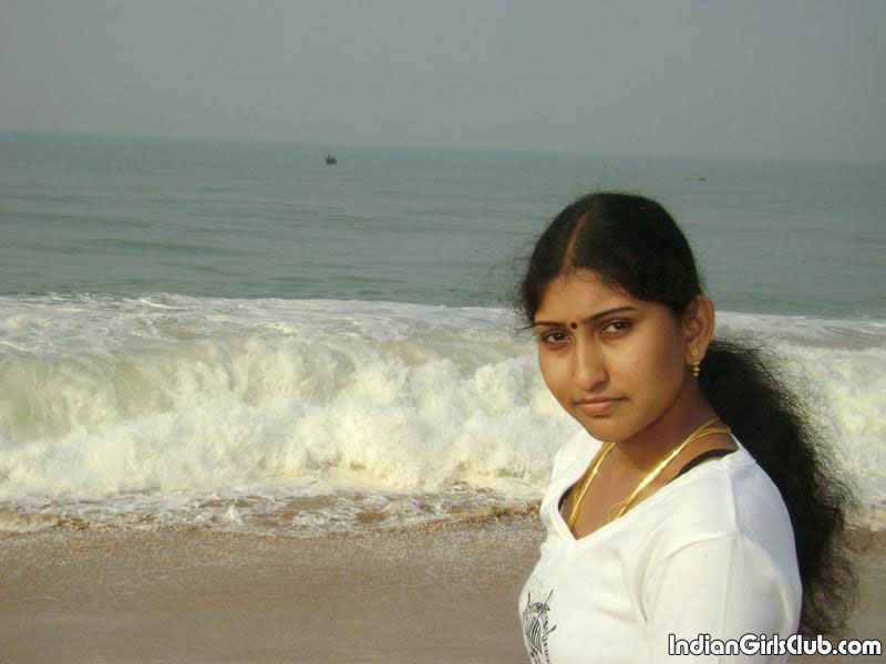 South Indian Aunty Devi at Chennai Marina Beach - Indian Girls Club