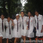 sri lankan school girls pics 12 150x150 Sri Lankan School Girls Pics At Picnic