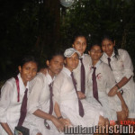 sri lankan school girls pics 14 150x150 Sri Lankan School Girls Pics At Picnic