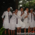 sri lankan school girls pics 16 150x150 Sri Lankan School Girls Pics At Picnic
