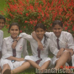 sri lankan school girls pics 18 150x150 Sri Lankan School Girls Pics At Picnic