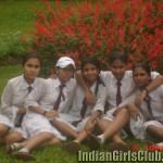 sri lankan school girls pics 19 150x150 Sri Lankan School Girls Pics At Picnic