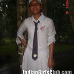 Sri Lankan School Girls Pics At Picnic