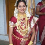 traditional-bridal-costume-of-kerala-bride-in-mallu-marriage-pics traditional-bridal-costume-of-kerala-bride-in-mallu-marriage-pics