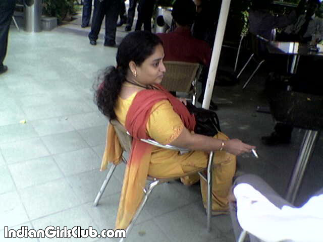 640px x 480px - chennai aunty in chudidhar smoking cigarette - Indian Girls Club ...