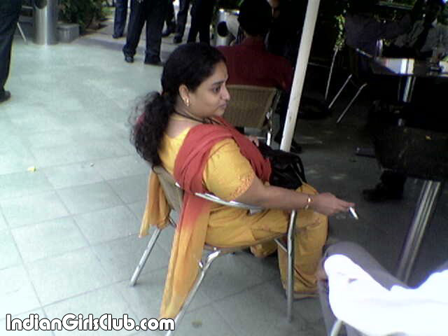 Telugu Aunties Cigar Smoke Videos - chennai aunty in chudidhar smoking cigarette - Indian Girls Club ...