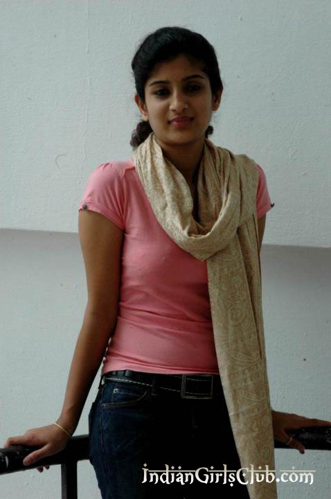 saroja fame cute tamil actress vega