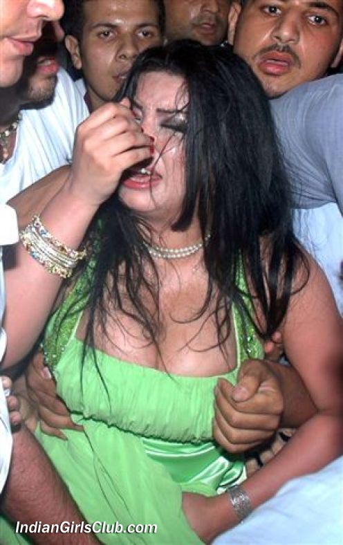 Porn Arab Singer Haifa - Arab Pop Star Haifa Wehbe Boobs Pressed In Public - Indian ...