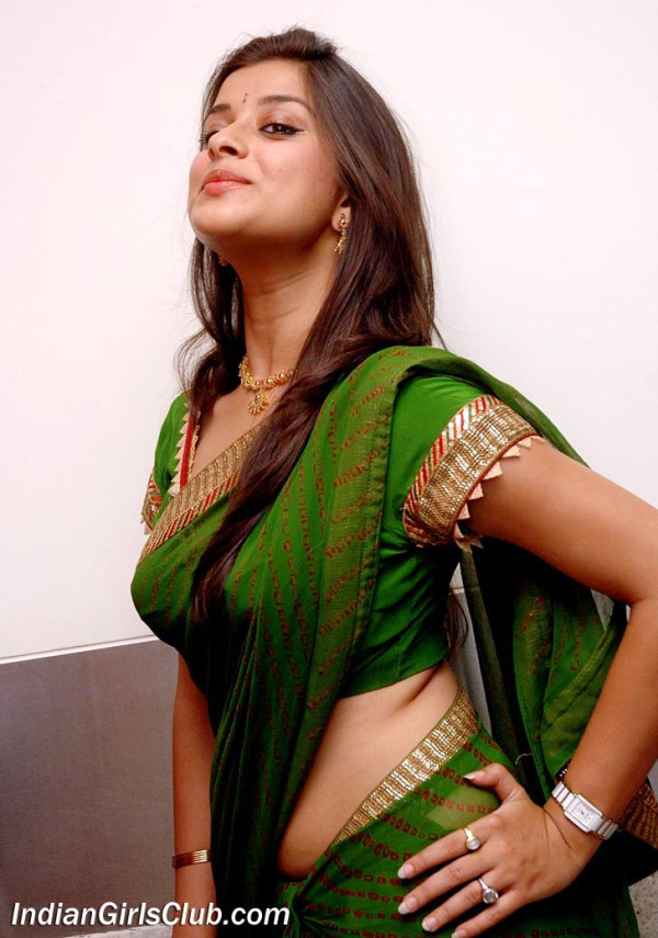 Indian girls perfectly wrapped in saree