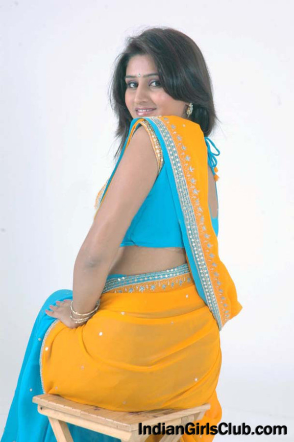 girls saree back pose