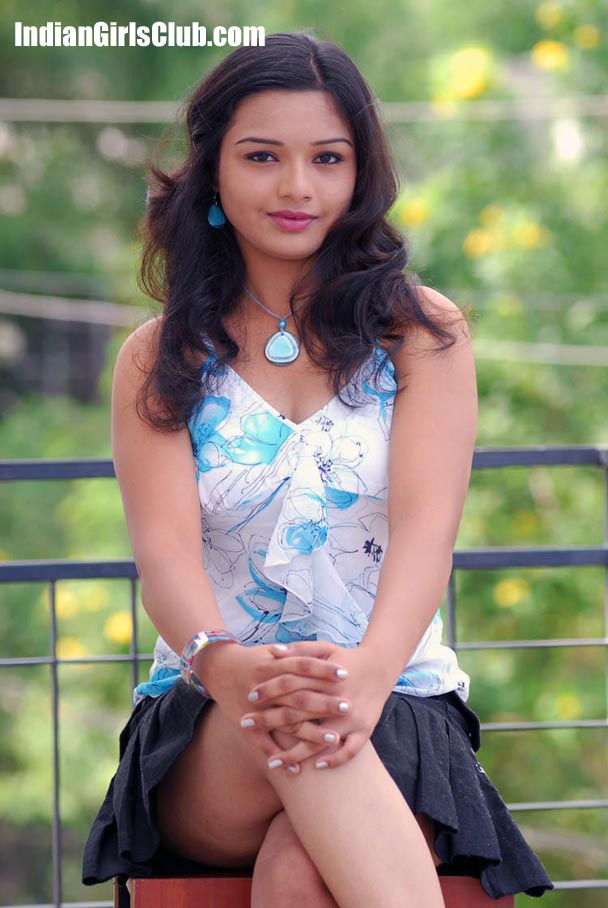 608px x 908px - Very Young Indian Girl Upskirt Yamini - Indian Girls Club