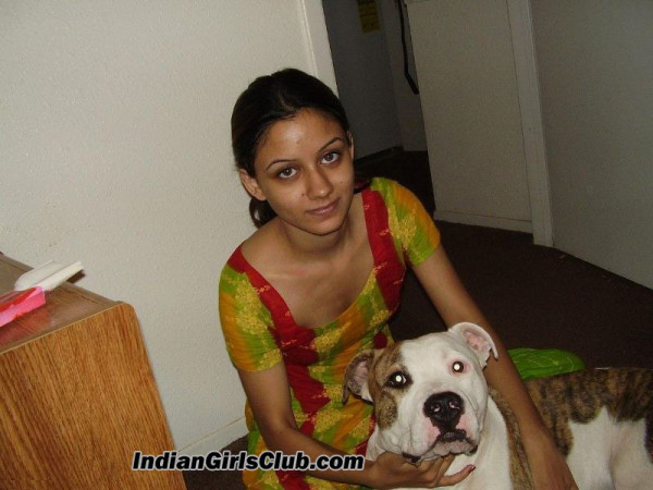 Earlier we published a Gorgeous Indian Teen Girls Pics with total of 18