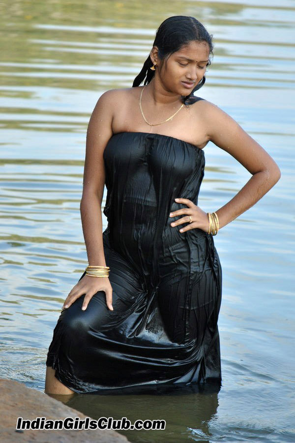 wet pavadai sticking body tamil girl bathing
