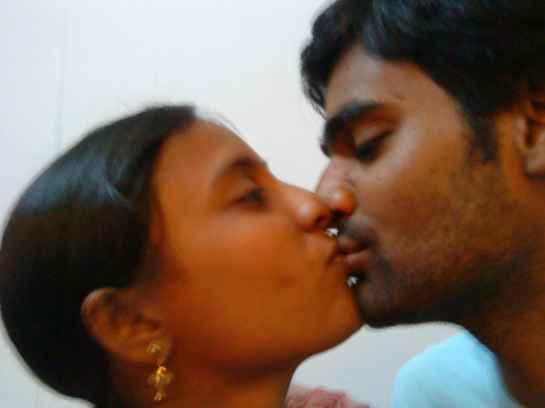indian lovers kissing