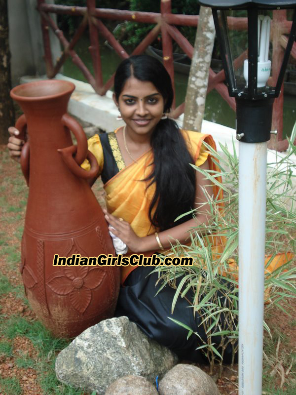 mallu girls half saree cute