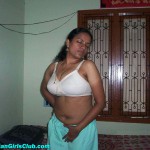 Tamil Aunty in Hot Mood Tamil Aunty in Hot Mood
