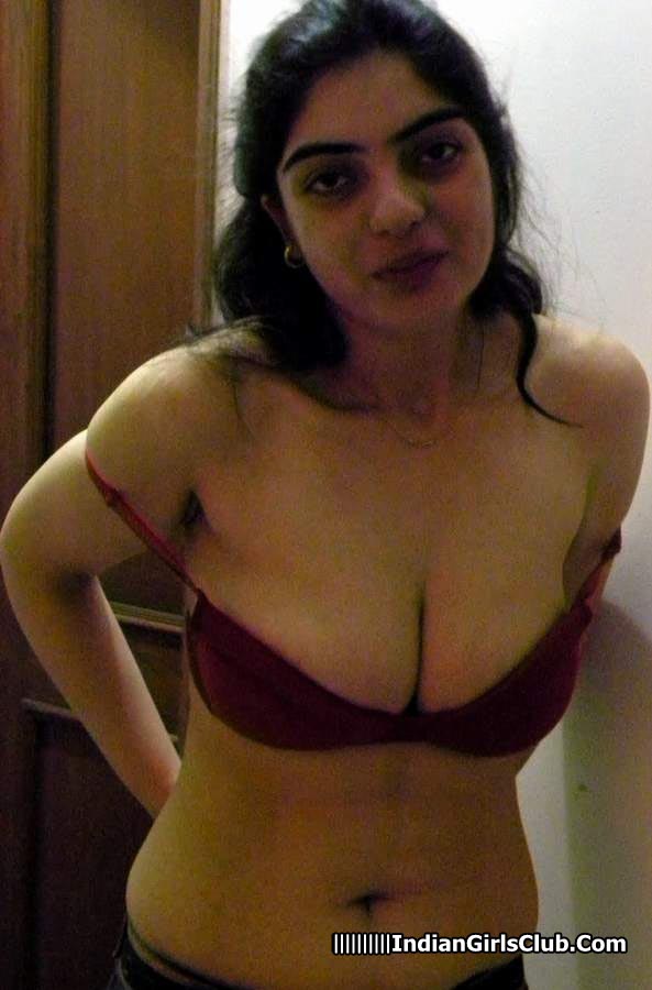 Sexy naked women in pakistan