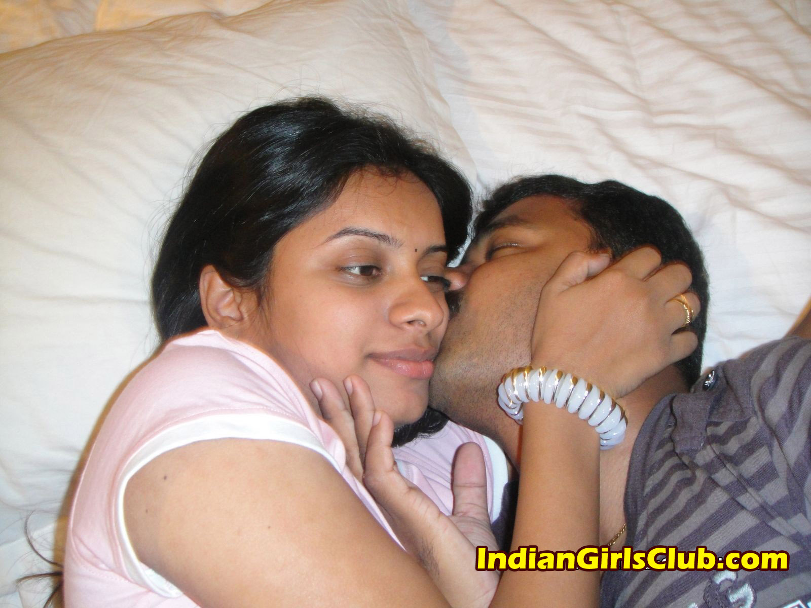 India Mobile Sex - indian lovers kissing 4 - Indian Girls Club - Nude Indian ...