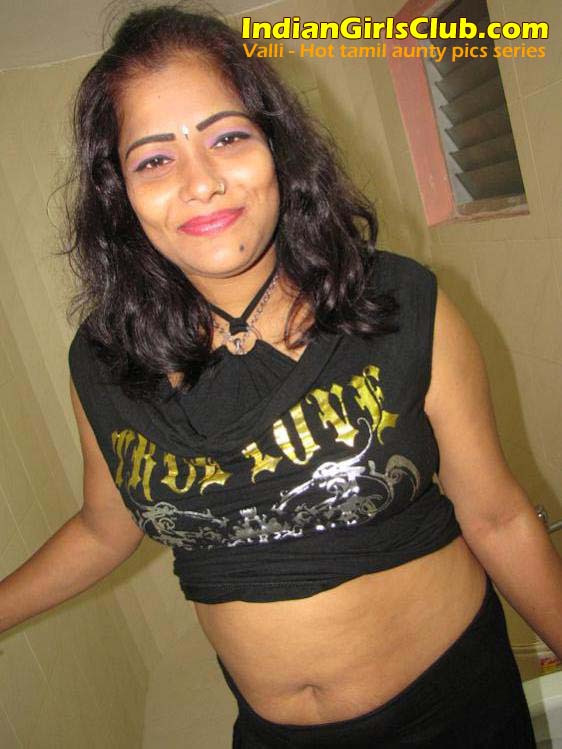 Auntys Nedu Videos - Sexy Tamil Aunty Valli Hot Photo Gallery - Part 1 - Indian Girls Club