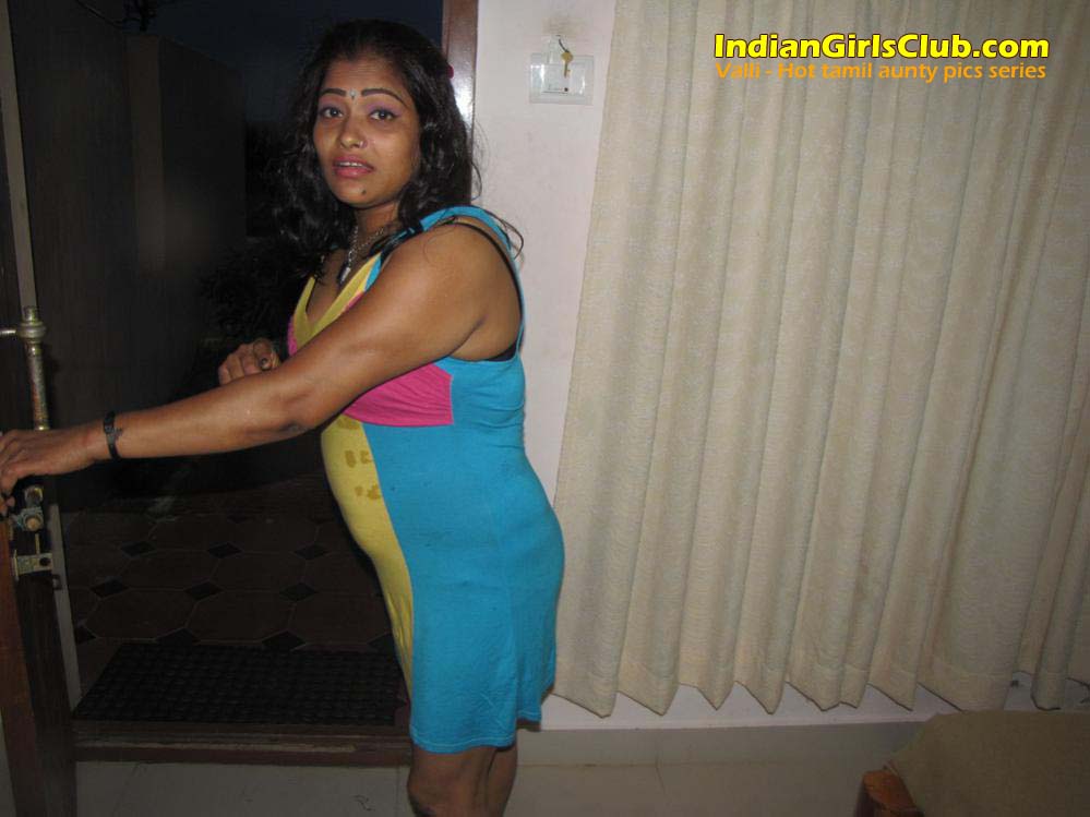 Indian Aunty - Sex Tamil Aunty Valli Gets Wet - Part 4 - Indian Girls Club
