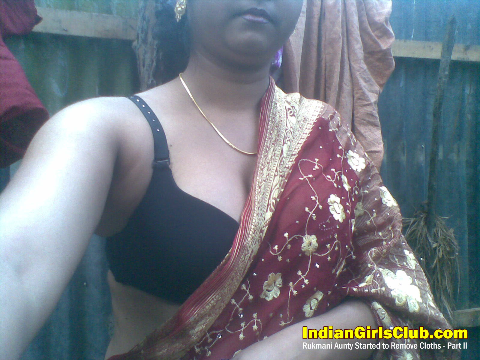 Rukmani Xxx - rukmani aunty removing cloths 2 - Indian Girls Club - Nude Indian Girls &  Hot Sexy Indian Babes