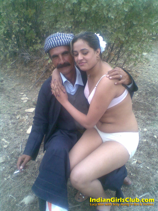 Naked desi man in slutty bra and panties - Indian Gay Site