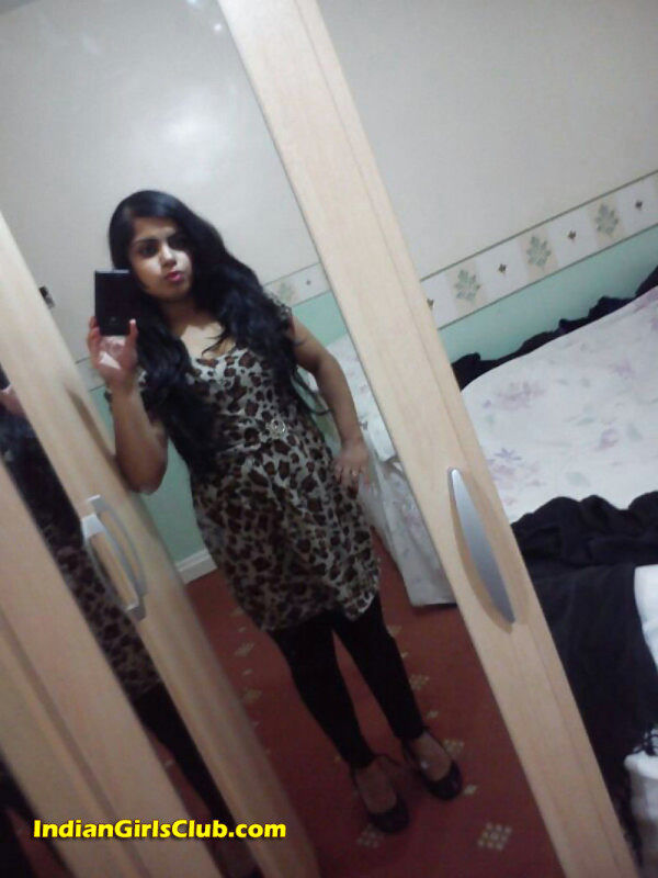 Mumbai Girl's Mobile Cam Selfshot Nude Pics - Indian Girls Club