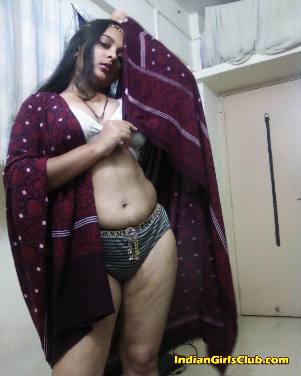 cute indian girl nude p1 - Indian Girls Club pic