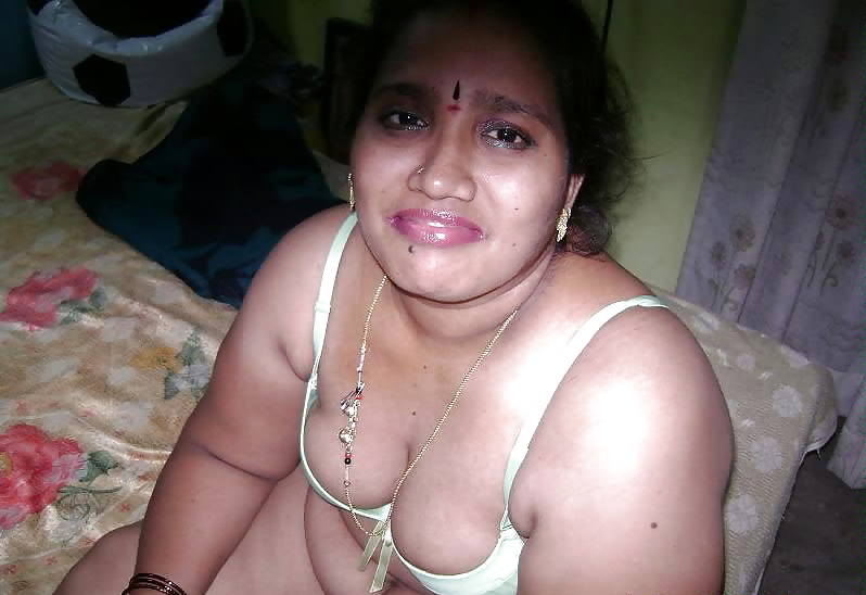 Indian aunty nude club fan photos
