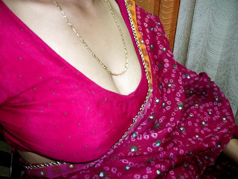 Horny Indian Housewife Mature Big Tits Pussy Show