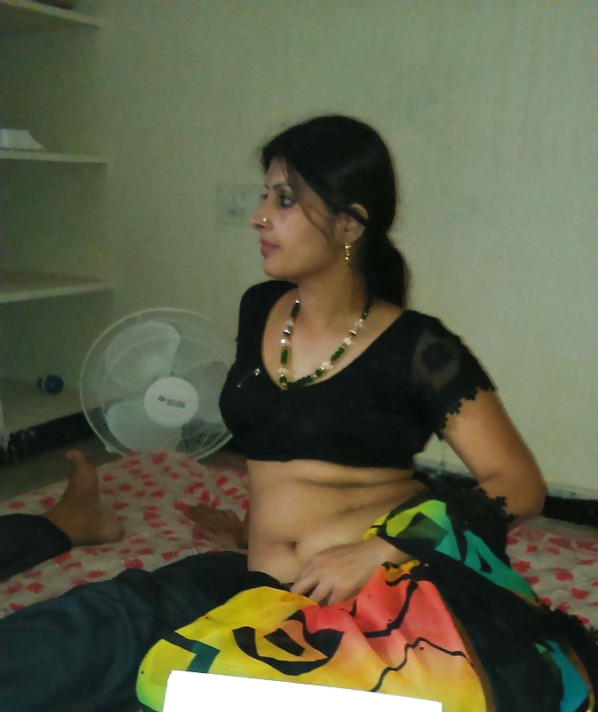675px x 804px - Indian Aunty Naked XXX Photos - Indian Girls Club