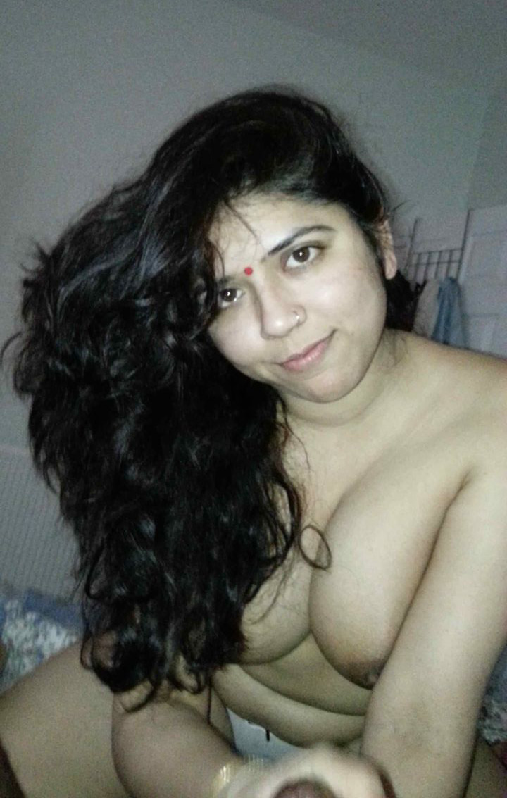 Gujarati Indian Bhabhi Nude Big Boobs picture