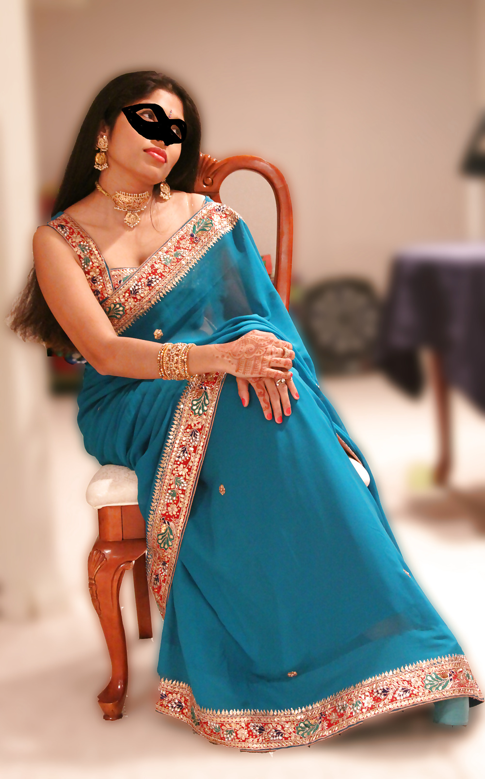 Sexy Indian Bhabhi Nandini In Blue Sari