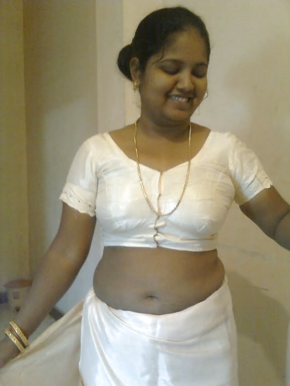 South Indian Aunty In White Sari Nude