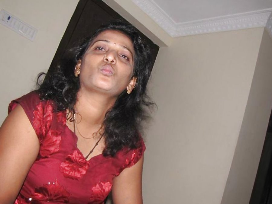 Nangi Indian Girl - Sexy Indian Desi Bhabhi Nangi XXX Photos - Indian Girls Club