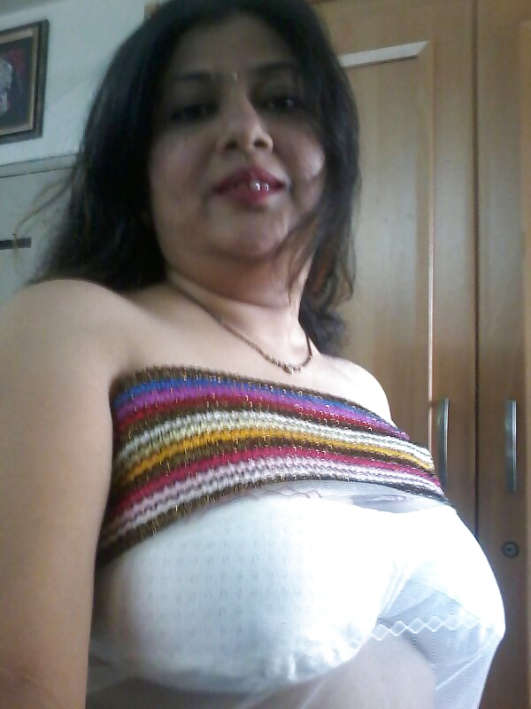 Indian Beautiful Bhabhi Xxx - Mumbai Amateur Indian Beautiful Bhabhi Nude - Indian Girls Club