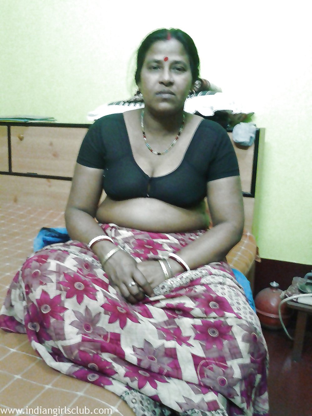 Indian Bhabhi Nude Picture