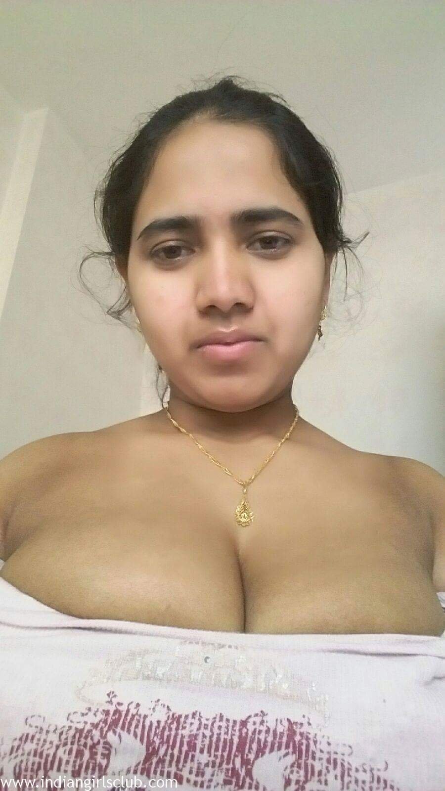 Chubby Hot Indian GF Girl Saira Nude Photos