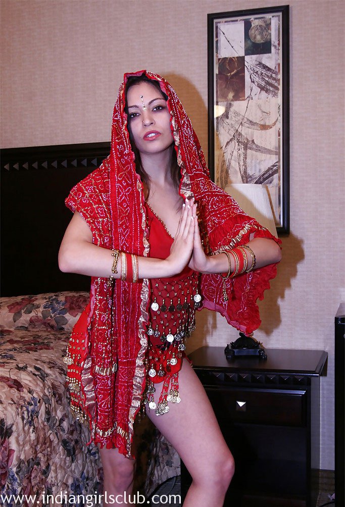 Nude Sexy Indian Costume - Beautiful-Indian-Wife-Sexy-Outfit-Nude-2 - Indian Girls Club - Nude Indian  Girls & Hot Sexy Indian Babes