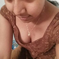 Real Cleavage Kerala - Cute Indian Teen Babe Cleavage Photos - Indian Girls Club