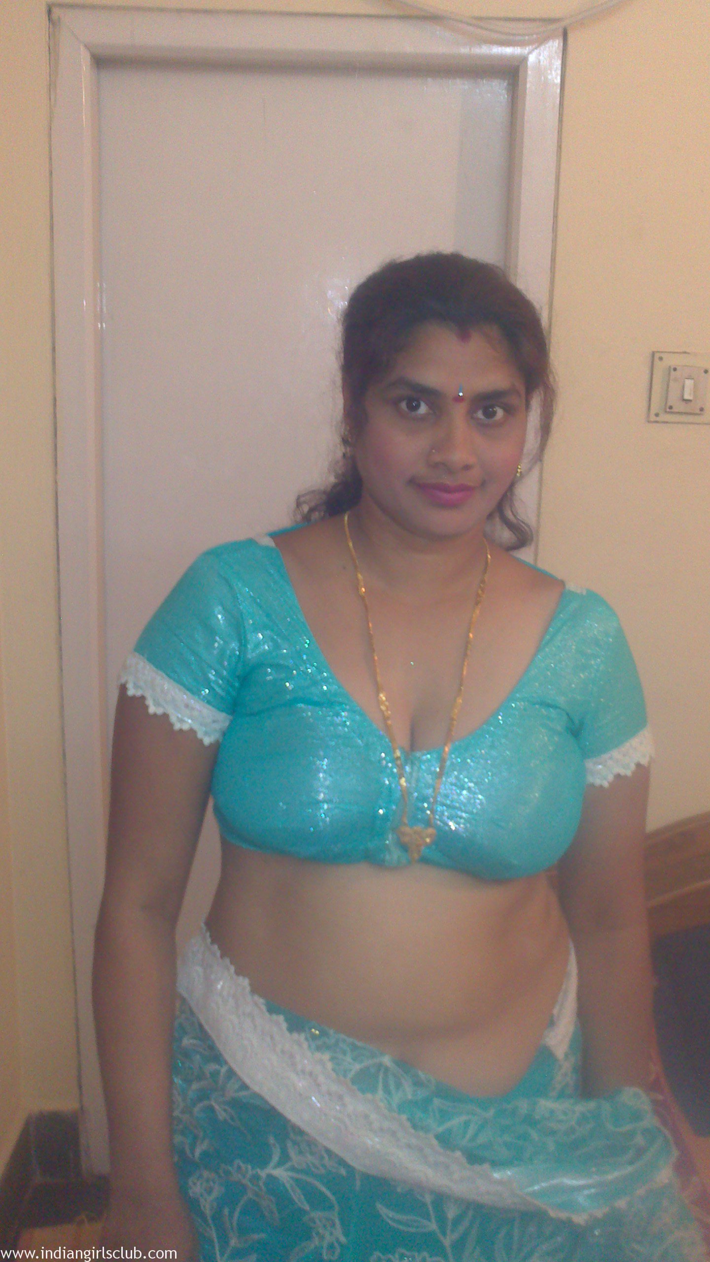 1440px x 2560px - Real Indian Mallu Bhabhi Big Tits Exposed - Indian Girls Club