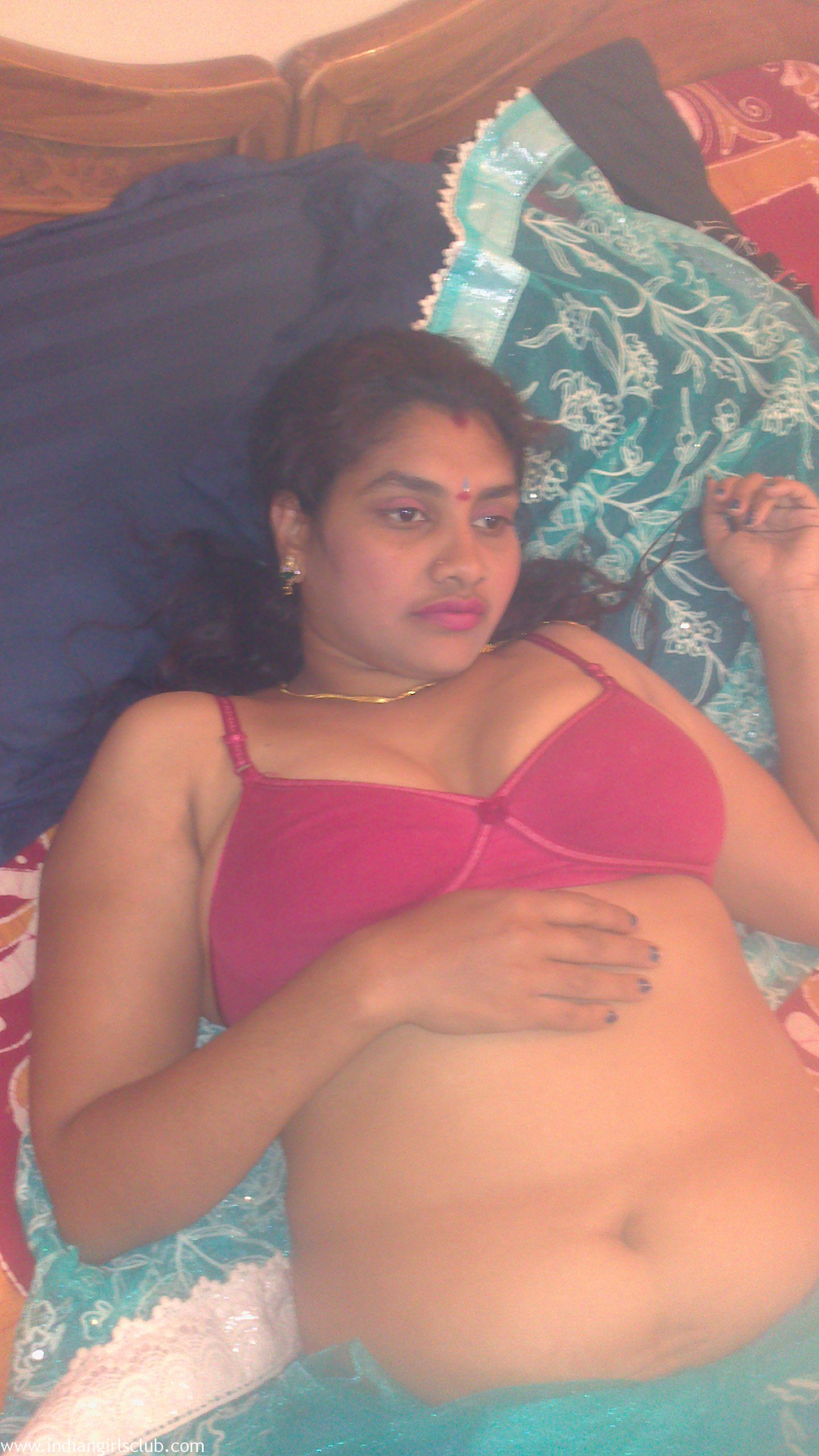 Indian Mallu Big Tits - Real Indian Mallu Bhabhi Big Tits Exposed - Indian Girls Club