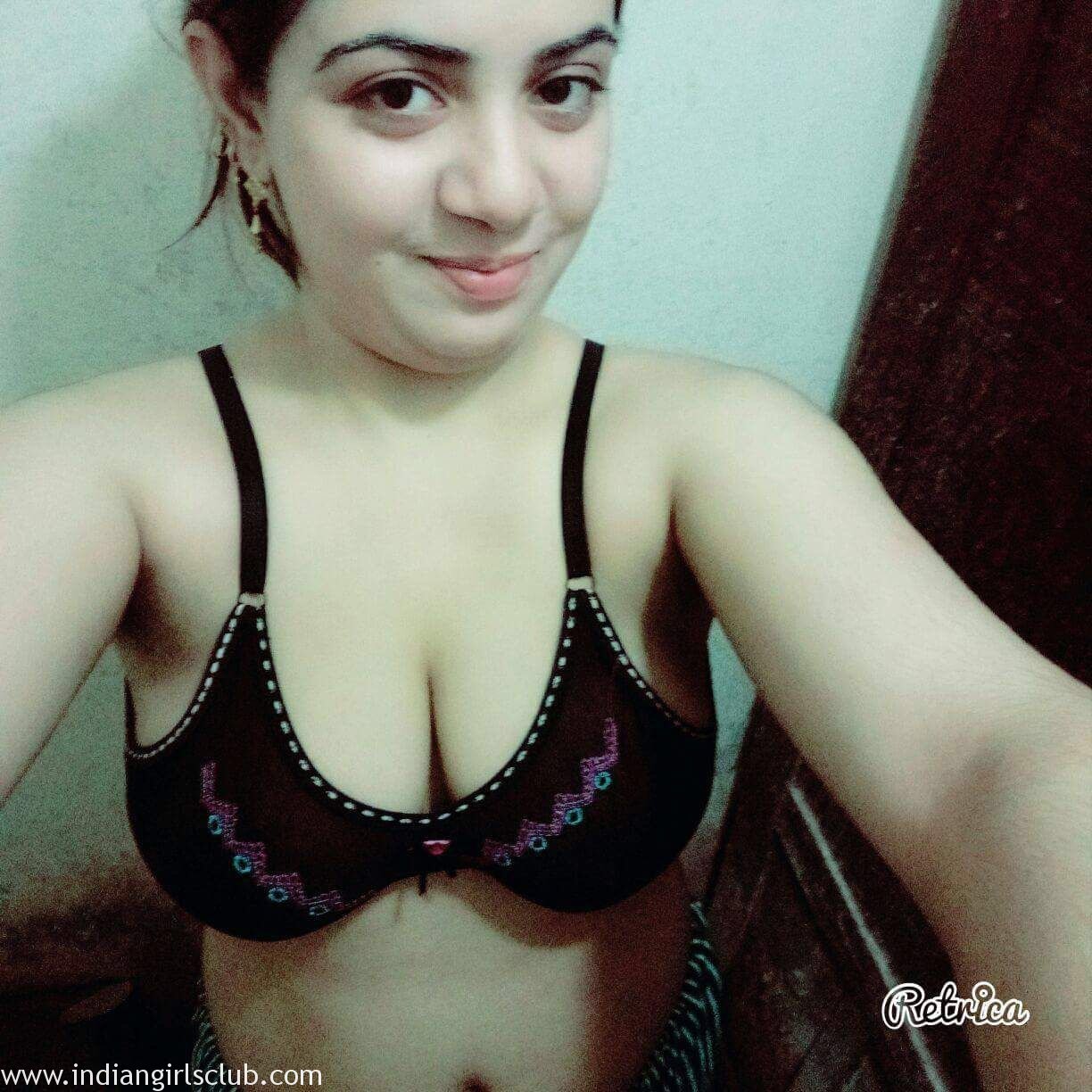 Pakistani Nude Porn - Pakistani Bhabhi Filming Her Naked Porn Photos - Indian ...