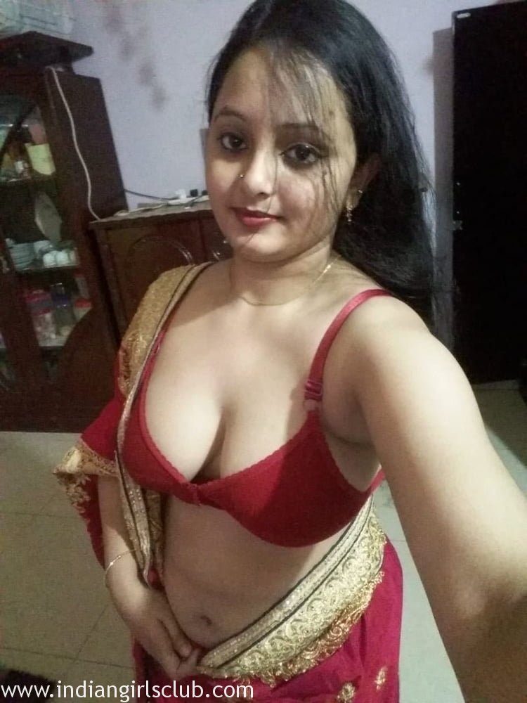 Married Indian Bhabhi Exposing Juicy Big Boobs - Indian ...