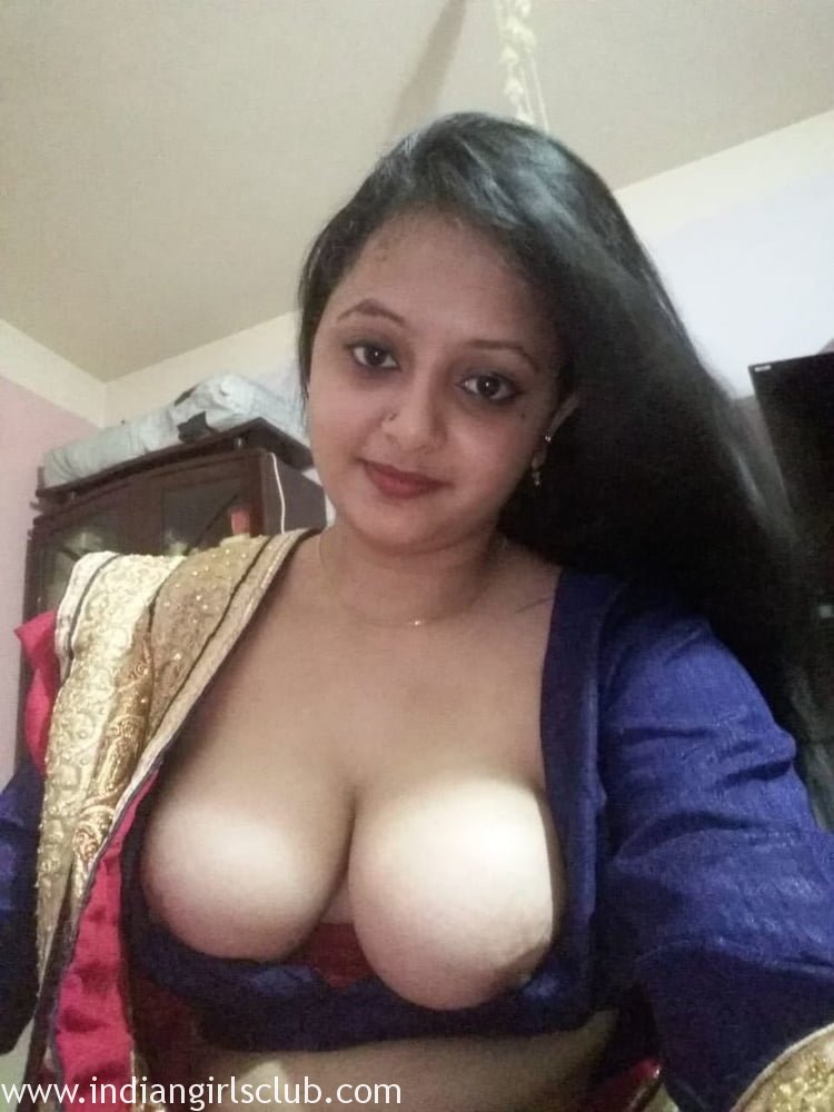 Juicy Big Tits Indian - Married Indian Bhabhi Exposing Juicy Big Boobs - Indian ...
