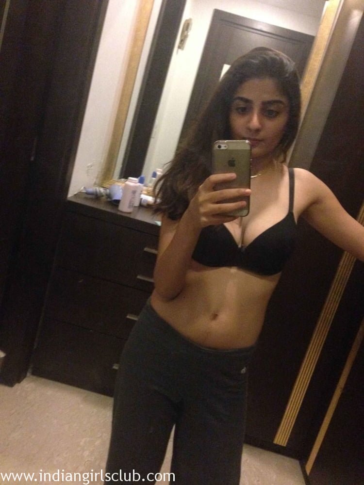 Amateur Indian Taking Selfie In Bathroom Filmed Herself ...
