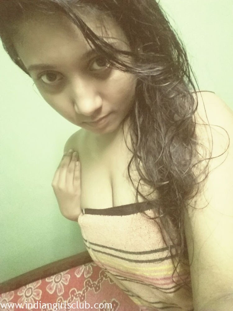 Cute Indian Girl Naked - Cute Indian Teen Rashmi In Bathroom Full Naked - Indian Girls Club