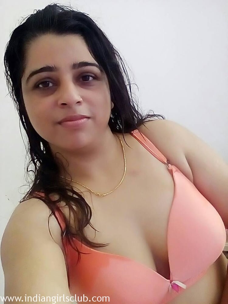 750px x 1000px - desi-big-boob-bhabhi-anjali-bathroom-nude-photos-18 - Indian Girls Club -  Nude Indian Girls & Hot Sexy Indian Babes